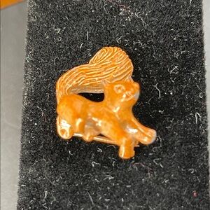 2.10.26-15 Vintage Gerry’s Brown Cat Brooch